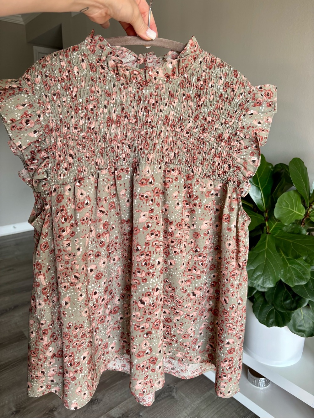 THML Floral Smocked Flutter Sleeve Top L